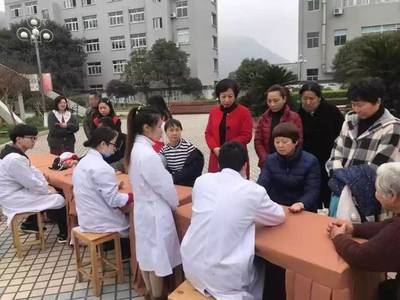 建标义诊进社区，推拿服务暖人心